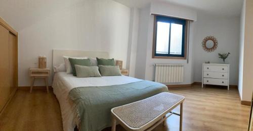 Allariz Apartment | Family-Friendly Retreat at O Pequeno Rincón - Rated 9.5/10