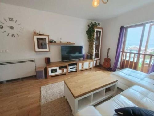 Pontedeume Apartment | Central O Picho Apartment – Highly Rated & Family Friendly