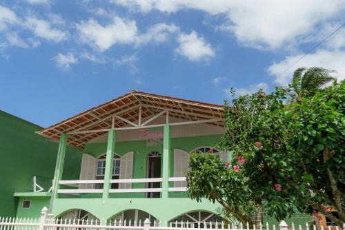Palhoca House | Discover O Recanto M&M at Praia de Fora, Pet Friendly Escape