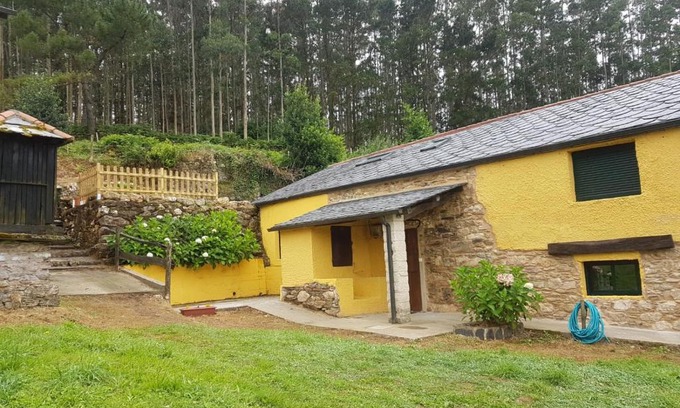 Freires House | Discover O Rincon de Ermo: Pet-Friendly & Family Ready