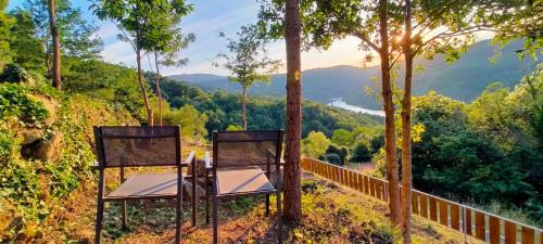 Parada de Sil House | Family-Friendly Stay at O Souto da Aldea Ribeira Sacra