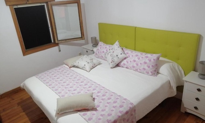 Ribadavia House | Pet-Friendly Stay at O Tipico - Family Welcoming Hotel