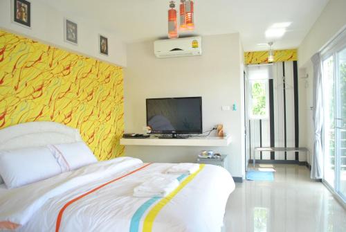 Uttaradit Hotel | Comfortable O.U.M. Hotel - Family-Friendly & Accessible Stay