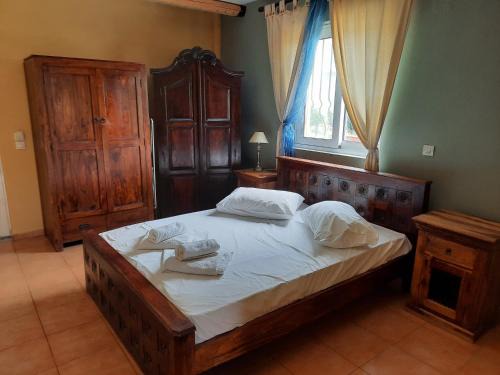 Mili Apartment | Ideal Retreat at O Xenonas Ton Mylon with Ocean Views