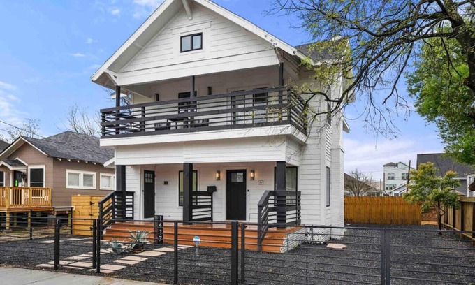 East Downtown Houston House | Cozy Luxury Retreat at The O'Four - Perfect for Families