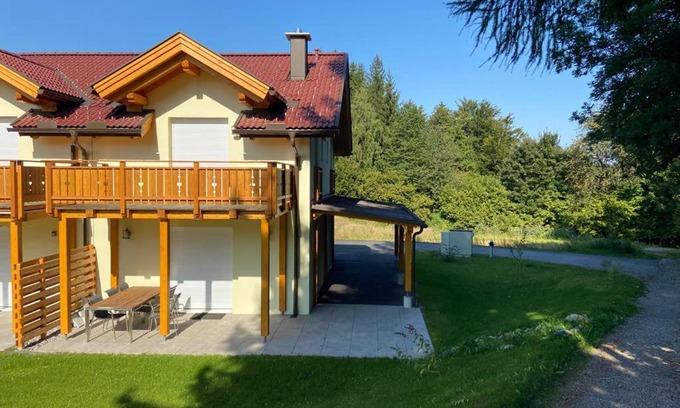 Arnoldstein Villa | Discover Oachkatzlschwoaf: Pet-Friendly Stay with Top Ratings