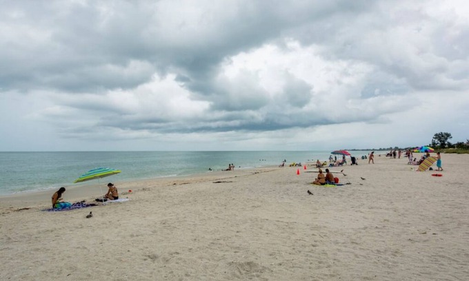Laurel House | Unforgettable Stay at OAK BAHAY with Oceanfront Views
