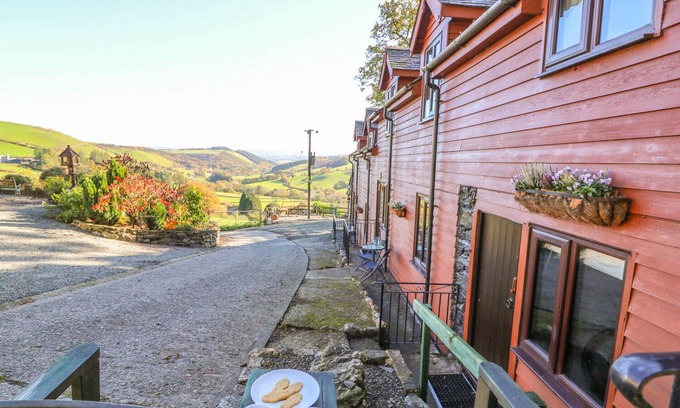 Llanidloes Cottage | Delightful Oak Cottage with Garden in Llanidloes