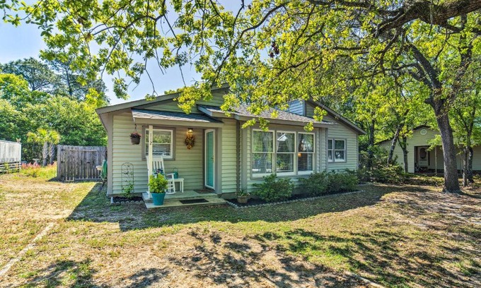 Tranquil Harbour House | Pet-Friendly Oak Island Home Steps from Long Beach