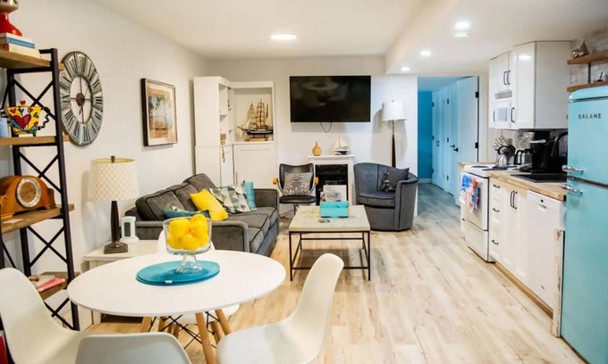 Manitoba Apartment | Guest Rated 10/10: Oak Lake Beach Glamping & Golf Retreat