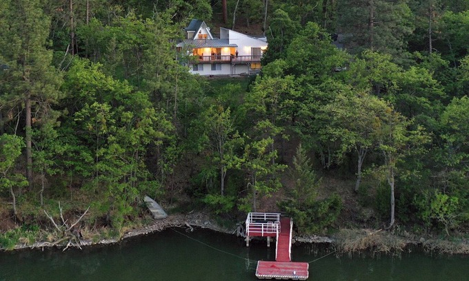 Montague House | Discover Oak Paddle Lodge: A-Frame Retreat with Kayaks