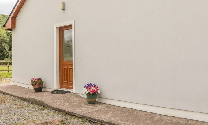 Beaufort Apartment | OAK TREE LODGE, family friendly in Killarney, County Kerry
