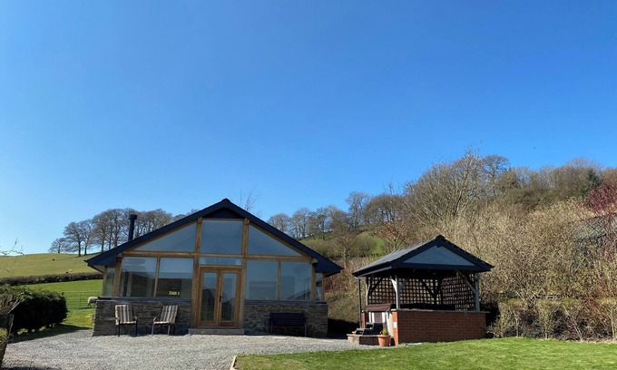 Tirabad Cottage | Perfect 2-Bedroom Retreat in Heyope, Near Knighton
