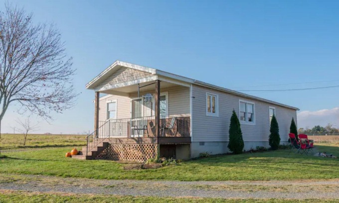 Cedarhurst House | Exceptional Oakbend Cottage: Cozy 2 Bed, Breakfast Included