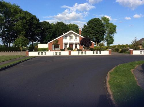 Templemore House | Experience Comfort at Oakdale Templemore - Pet Friendly Stay