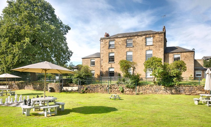 Alfreton Cottage | Discover Oakerthorpe Holiday Village: Pet-Friendly Retreat