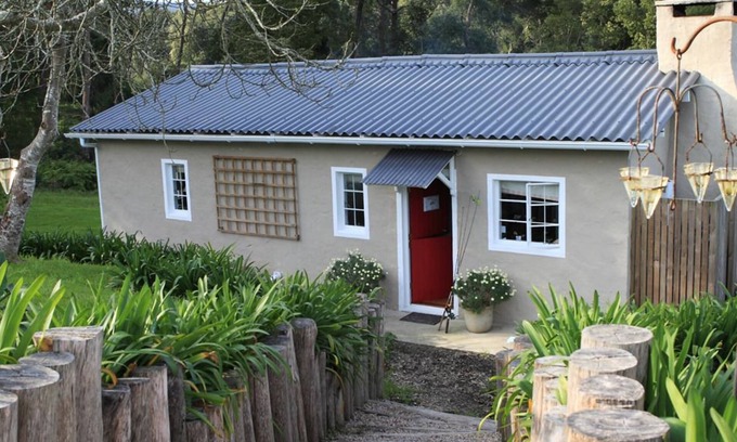 Wilderness Cottage | Pet-Friendly Oakhurst Farm Cottages with Pool & Kitchen