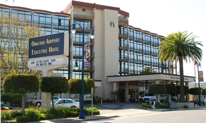 Oakland Hotel | Convenient Stay at Oakland Airport Executive Hotel