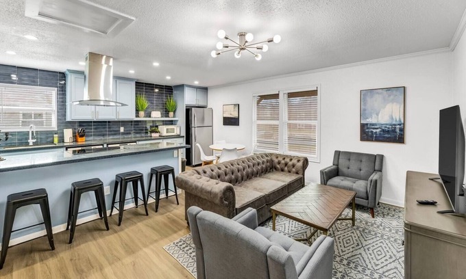 College Station Apartment | Ideal Oakley Retreat with King Beds Near A&M Campus