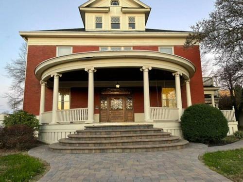 Ironton Villa | Experience Historic Oakridge House in Downtown Ironton