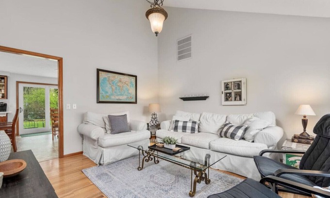 Central Oregon House | Discover Oakway Oasis: Family-Friendly Near Autzen/U of O