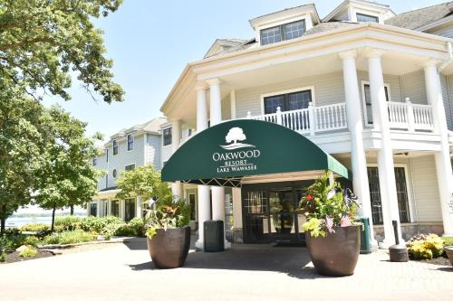 Syracuse Resort | Discover Oakwood Resort: Oceanfront Bliss Awaits You
