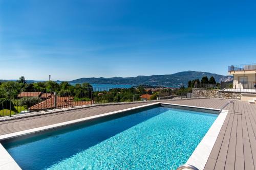 Cargiago Apartment | Oasi Giardino - Pool and Lake View and Garden
