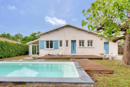 Audenge House | Relaxing Oasis à Audenge with Pool and Family-Friendly Garden