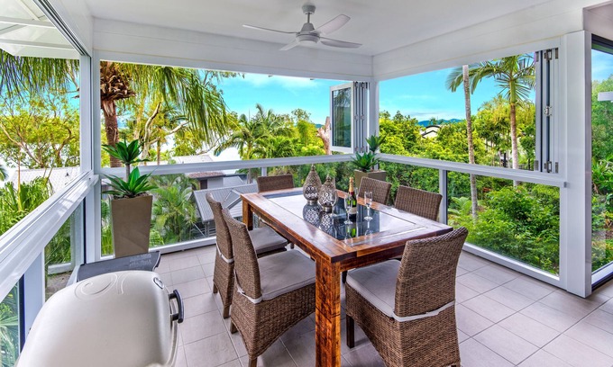 Hamilton Island Apartment | Oasis 2: Inviting Apartment with Pool on Hamilton Island