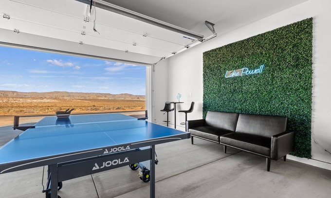Greenehaven House | Unforgettable Oasis at Lake Powell: Rooftop Deck & Hot Tub