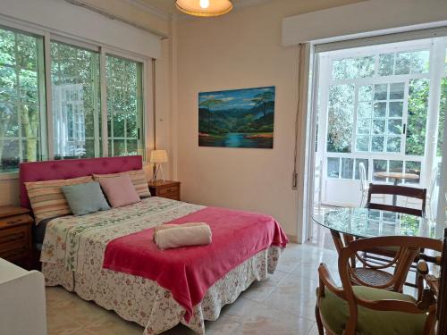 Santiago de Compostela House | Discover Oasis en Ponte San Lázaro: A Guest-Favorite Stay