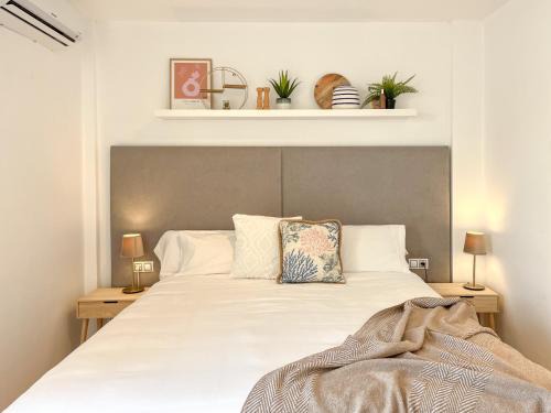 Los Geraeos House | Idyllic Casa Mediterránea with Private Pool and Ocean Views