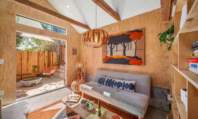Highland Park Apartment | Idyllic Oasis Retreat in Highland Park, Los Angeles Hills