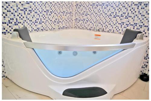 Bobo Dioulasso Apartment | Pet-Friendly Oasis Lawafossi with Delicious Breakfast Included