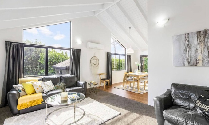 Hobsonville House | Unwind at Oasis Ode Retreat: Pool, Spa & Trampoline Fun