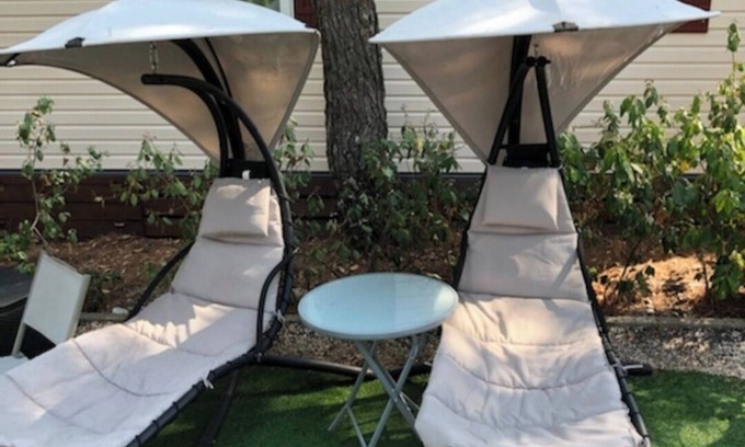 Puget-sur-Argens House | Relax at Oasis Village: Pet-Friendly Mobile Home Retreat