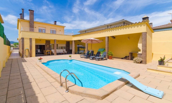 Melianta Villa | Oasis with private pool near lake and Dali Museum!