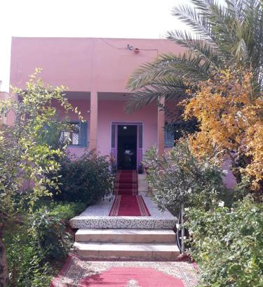 Errachidia Villa | Pet-Friendly Oasispalmares: 4-Star Comfort & Great Amenities