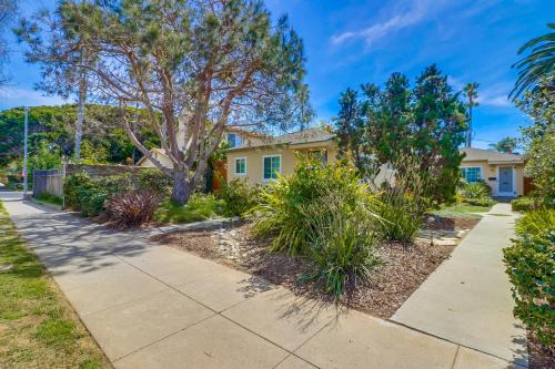 Ocean Beach House | Relax at OB Smiths Cottage Near the Beach for Families