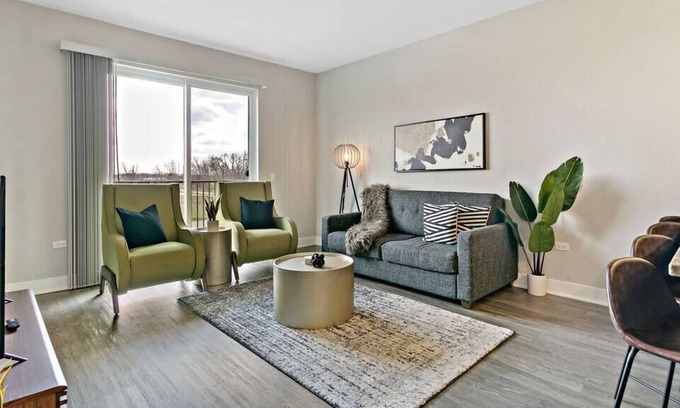 Forestview Apartment | OB8 Stylish 8-Bedroom Clustered Units in Oakbrook