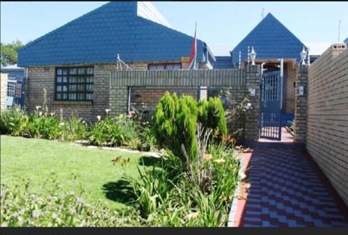 Umtata Bed & Breakfast | Top-Rated Obaa Sima Guest House with Pool & Breakfast