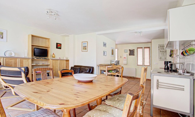 Port-Vendres Apartment | Inviting Obelisque 1B: Oceanfront Duplex with Spa & Kitchen