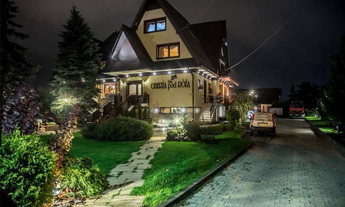 Nowy Targ House | Discover Oberża pod Różą: Family-Friendly with Dining