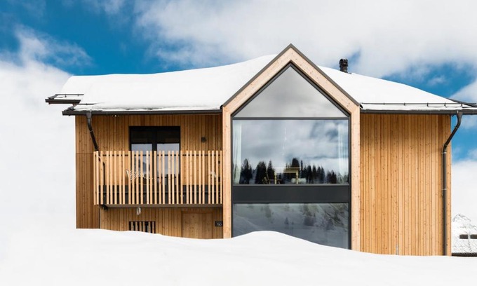 Lech am Arlberg Apartment | OBERLECH750: Guest Rated 10/10 with Mountain Retreat Charm