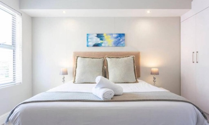 Observatory Apartment | Modern Deluxe Stays at The Paragon in Central Cape Town