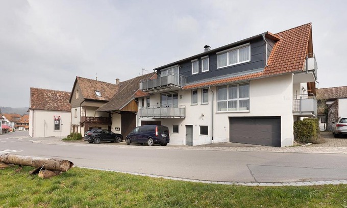 Bodman-Ludwigshafen Apartment | Family-Friendly Stay at Obstbau Koch with Great Ratings