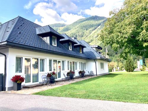 Hollenstein an der Ybbs Hotel | Discover Obstgarten Gästehaus: Family-Friendly Retreat
