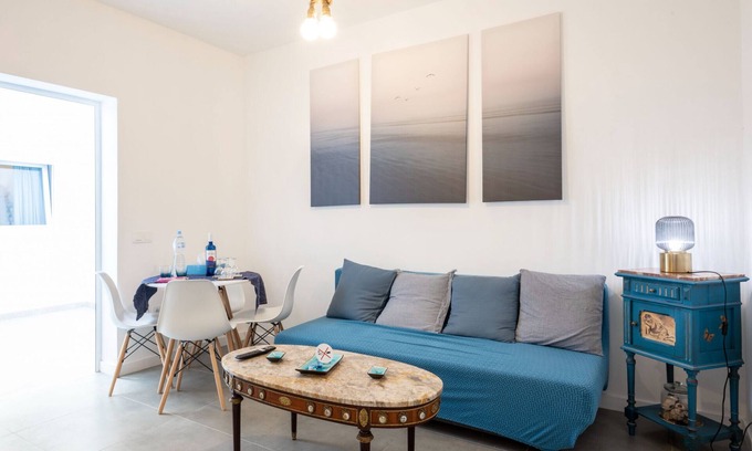 Santa Cruz de Tenerife Apartment | Bright Océano Apartment in La Salud with Spa & Breakfast
