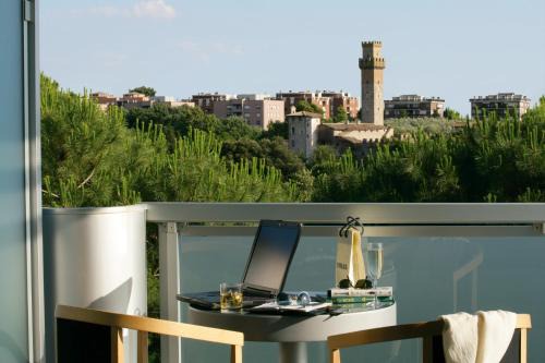 Fonte Meravigliosa Hotel | Pet-Friendly Occidental Aran Park with Inviting Pool & Dining