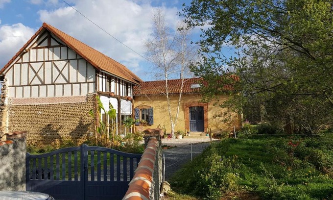 Mouledous House | Pet-Friendly Getaway at OCCITANAT: Family-Friendly Retreat